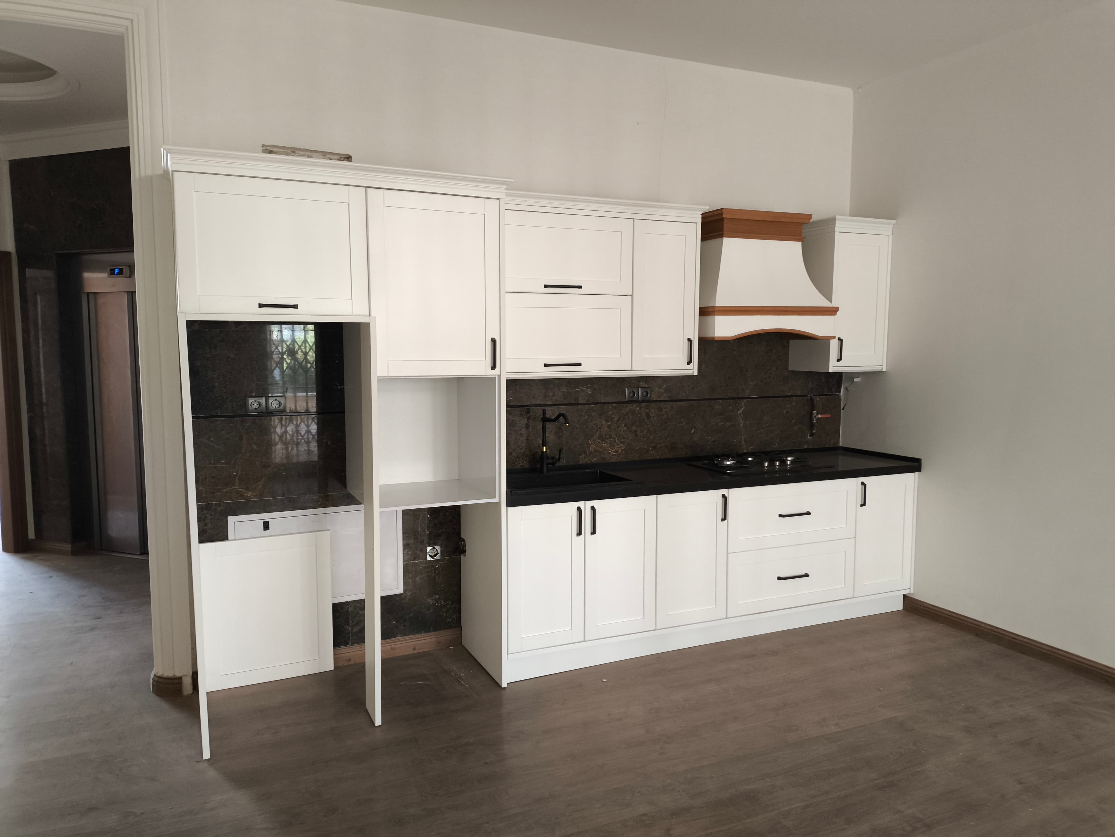 ساختمان مسکونی